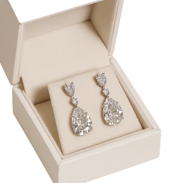Celestia Drops – Teardrop Diamond Earrings